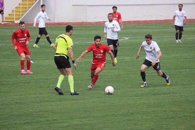 TKİ Tavşanlı Linyitspor, Kendi Sahasında Çatalcaspor İle 1- 1 Berabere Kaldı