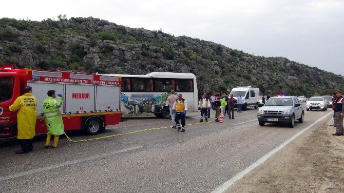 Mersin’de Otomobil İle Yolcu Otobüsü Çarpıştı: 2 Ölü, 5 Yaralı