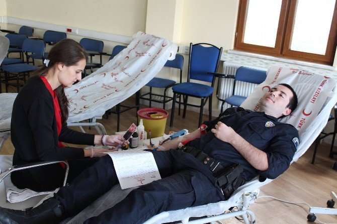 Polis’ten Kan Kampanyası