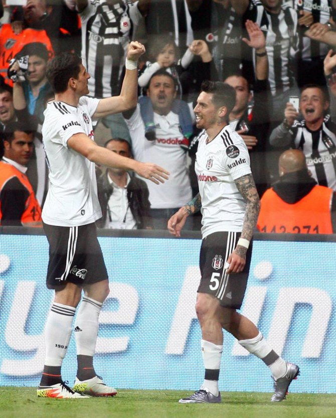 Beşiktaş: 1 - Bursaspor: 1 (İlk yarı)