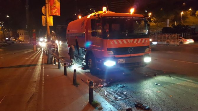 Beşiktaş - Bursaspor maçının ardından çevrede oluşan kirlilik temizlendi