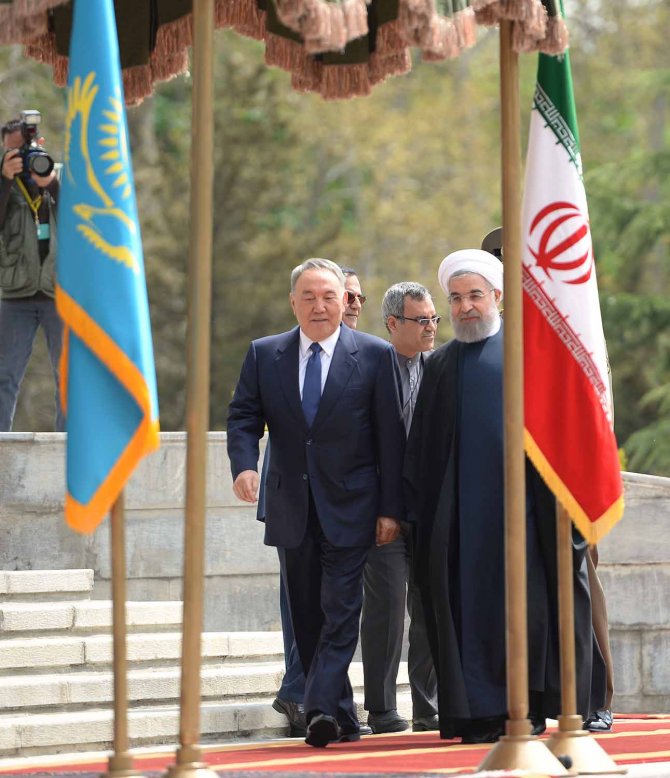 Nazarbayev, İran ziyaretinden 2 milyar dolarlık anlaşmalarla döndü
