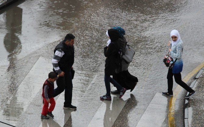 Gaziantep’te Sevindiren Yağmur
