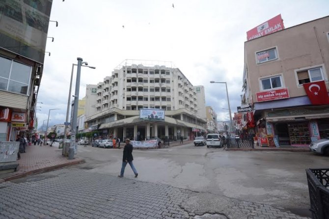 Osmaniye Belediyesi eski binasını 19,8 milyon liraya satıyor