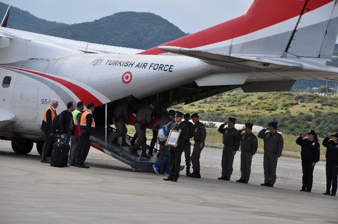 Şehit Uzman Çavuş, Türk Yıldızlarına Ait Uçakla Getirildi