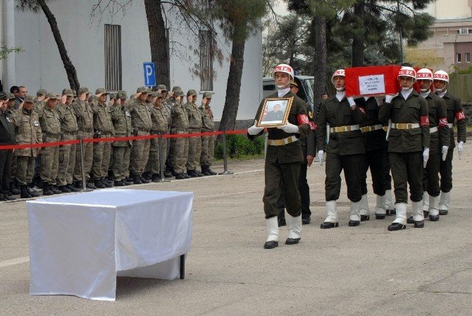 Şehit Asker Memleketine Uğurlandı