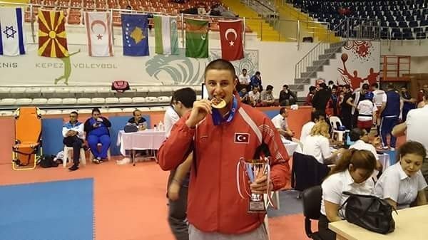 Seyhan Belediyespor, Kickboksta Türkiye Şampiyonu Oldu