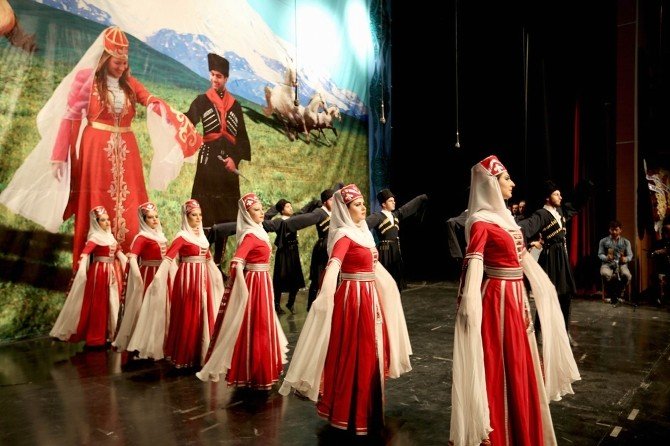 Sivas’ta ’Kafkaslardan Anadolu’ya’ Adlı Program Düzenlendi