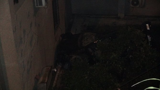 Zonguldak'ta otomobil adliye binası boşluğuna uçtu: 1 ölü