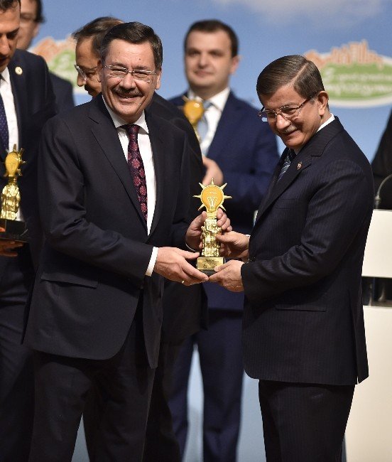 Ankara Büyükşehir’e “Gençlik Hizmetleri” Ödülü