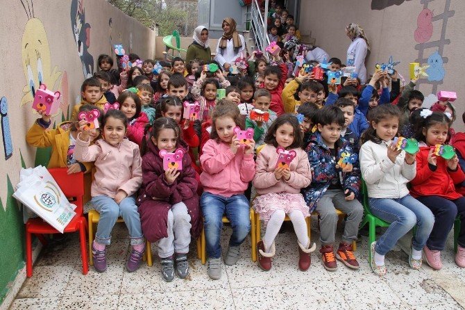 Minik Yüreklerden Bayırbucak Türkmenlerine Anlamlı Bağış