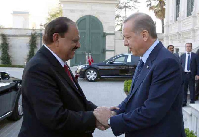 Erdoğan, Pakistan Cumhurbaşkanı Hüseyin ile görüştü