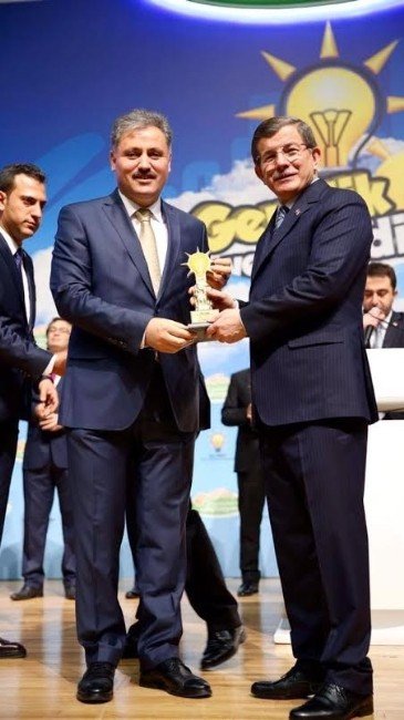 “Gençlik Ve Belediye” Konulu Yarışmada, Malatya Büyükşehir Belediyesine 3.’lük Ödülü