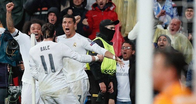 Ronaldo Hat-trick Yaptı, Real Madrıd Turladı
