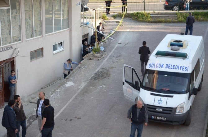 Cesedi Parçalayarak Varile Koyup Üstüne Beton Dökmüş