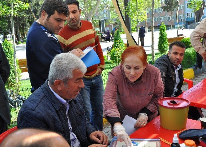 10 Kez Kan Bağışı Yapan 2 Kişi Ye Bronz Madalya Verildi