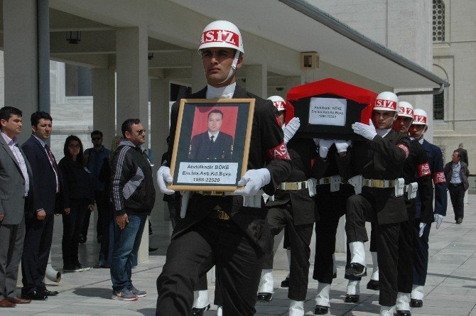 Darp Edilerek Öldürülen Avukat Böke İçin Cenaze Namazı Kılındı