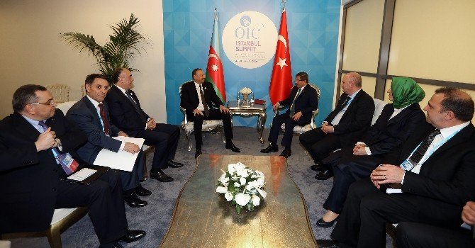 Başbakan Davutoğlu Azerbaycan Cumhurbaşkanı Aliyev İle Görüştü