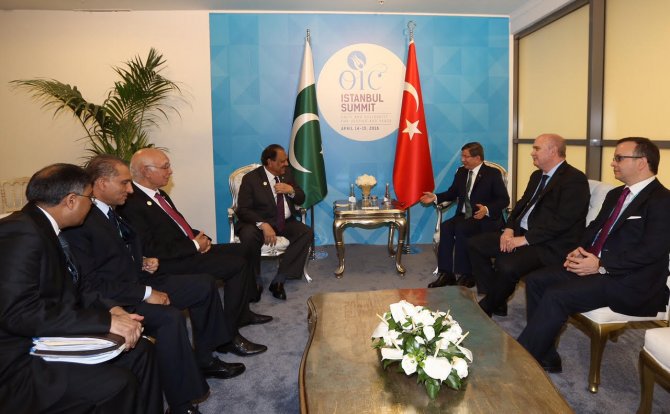 Başbakan Davutoğlu, Pakistan Cumhurbaşkanı ile görüştü