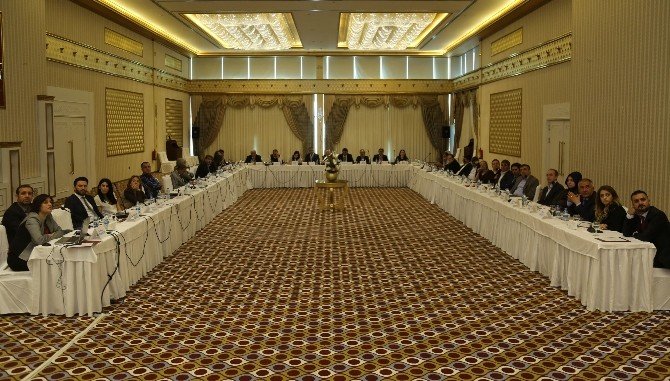 Diyarbakır’da Yuvarlak Masa Toplantısı