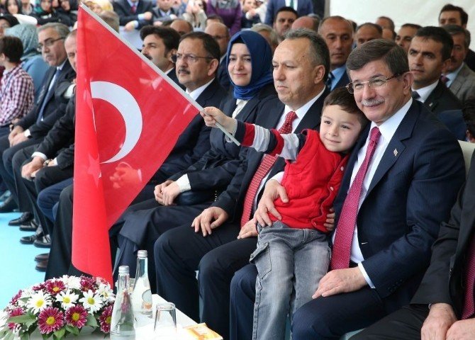 Başbakan Ahmet Davutoğlu, Düzce’de Kılıçdaroğlu’nu Eleştirdi