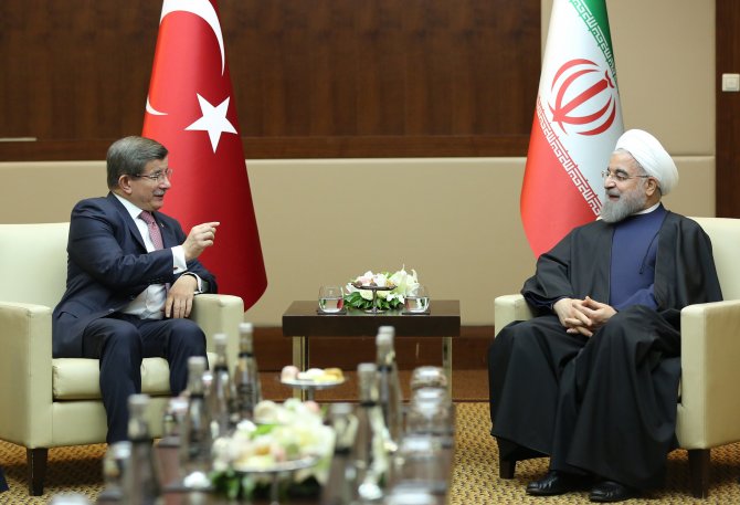 Başbakan Davutoğlu ile İran Cumhurbaşkanı Ruhani görüştü