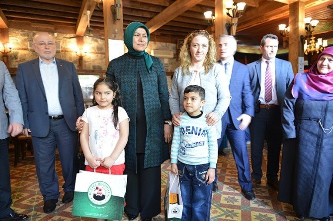 Bursa’da 21 Yetim Ve Öksüz Çocuk Unutamayacakları Bir Gün Yaşadı