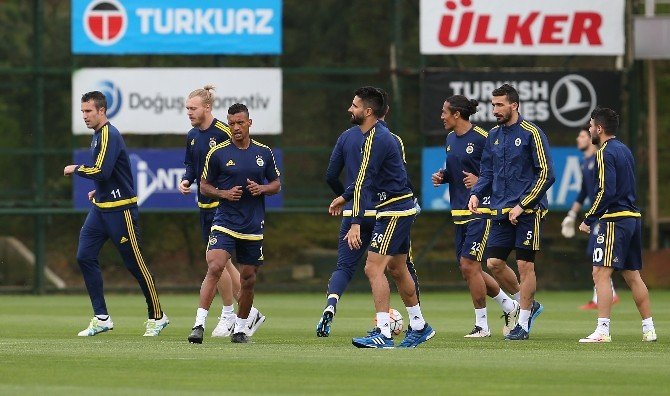 Fenerbahçe, Mersin İdmanyurdu Hazırlıklarını Sürdürüyor
