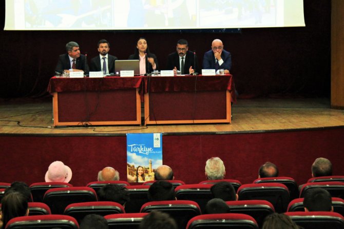 Kırşehir'de Turizm Haftası kutlamaları, sektörün sorunları tartışılarak başladı