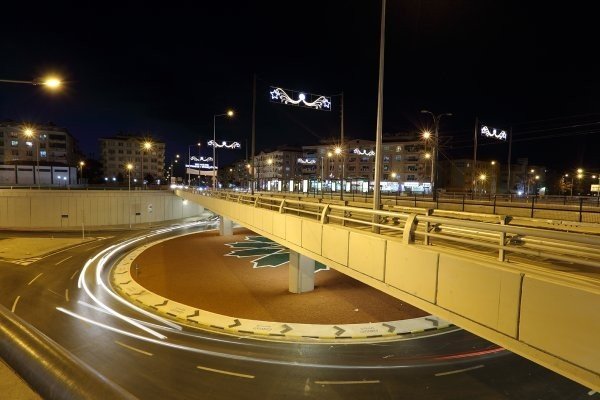 En Uzun Asma Köprünün Yapıldığı Köprülü Kavşak Işıl Işıl Görünüme Kavuştu