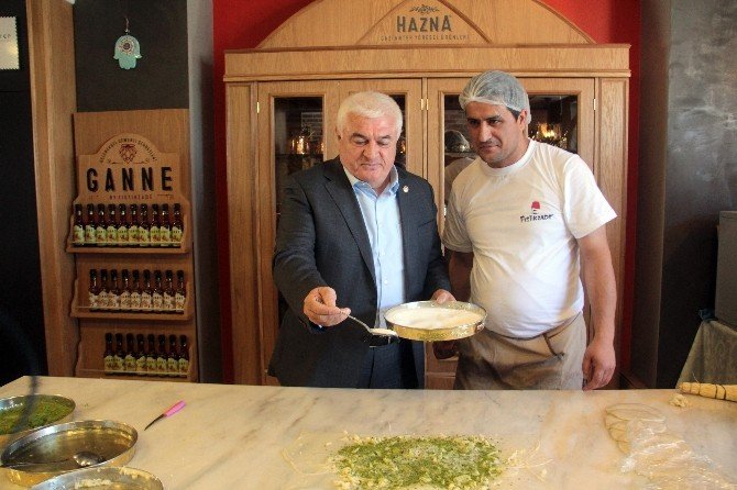 Fıstıkzade Gaziantep’in Meşhur Baklavasını Ankaralılarının Hizmetine Sundu