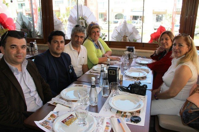 Başkan Demiralp, Restoran Açılışına Katıldı