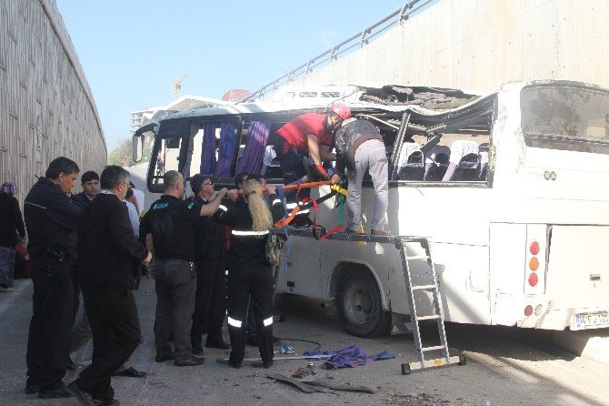 Bolu’da Servis Aracı Kaza Yaptı: 3’ü Ağır 20 Yaralı