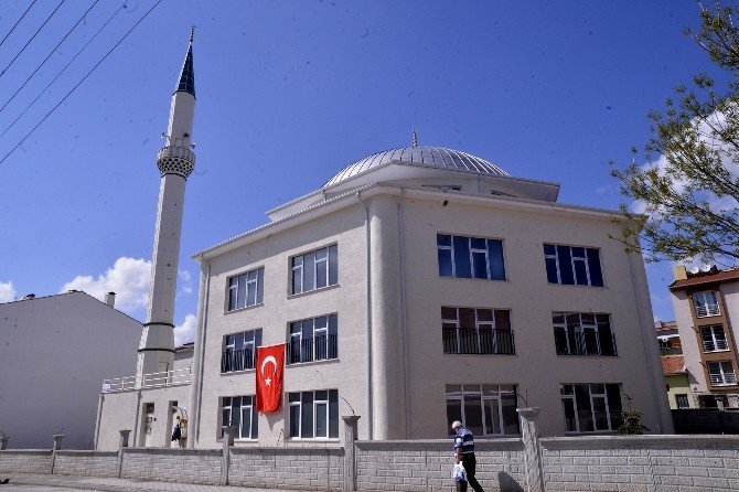 Yeniden Yapılan Yayla Camii İbadete Açıldı