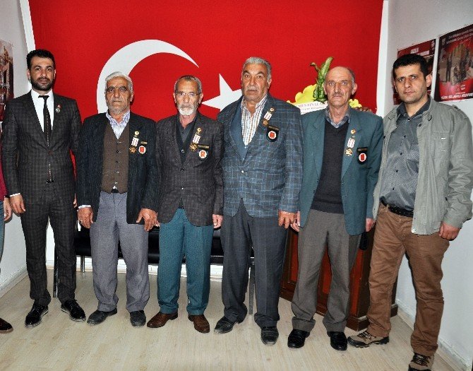 Kıbrıs Gazilerine 42 Yıl Sonra Şeref Madalyası