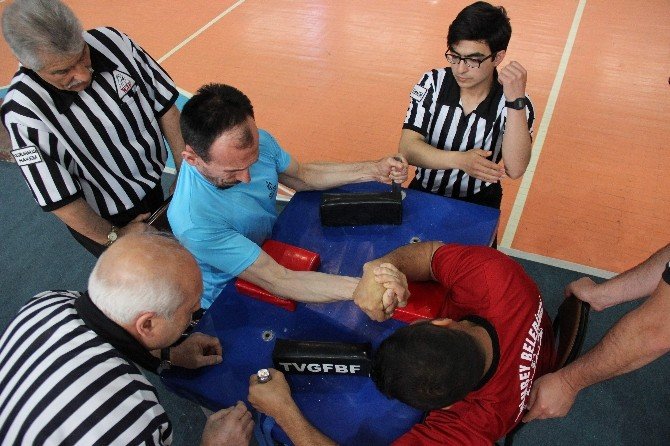 Bedensel Engelliler Türkiye Bilek Güreşi Şampiyonası Sona Erdi