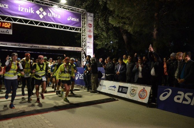İznik Ultra Maratonu’nun Startı Gece Yarısı Verildi