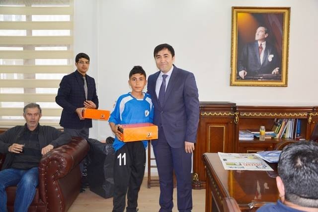 Kaymakam Citer’den Namağlup Şampiyon Olan Viranşehirspor U 14 Takımına Ödül