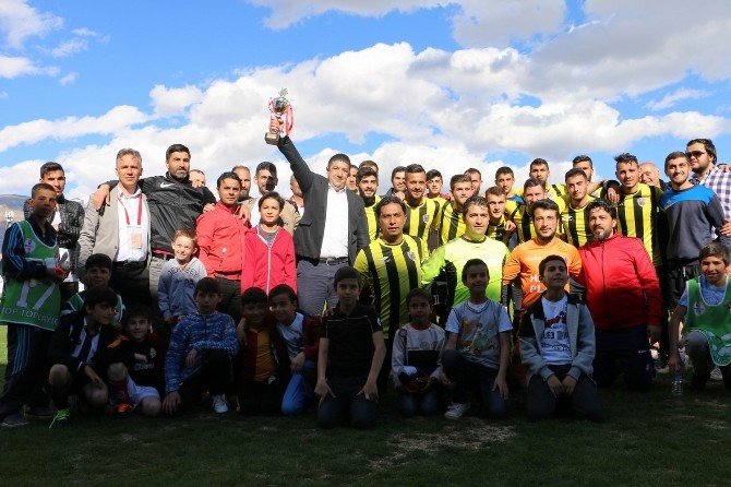 13 Şubat Erzincan Gençlik Spor Bölgesel Amatör Lig’e Yükseldi
