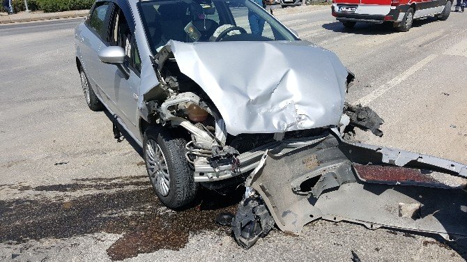 Kocaeli’de Trafik Kazası: 4 Yaralı