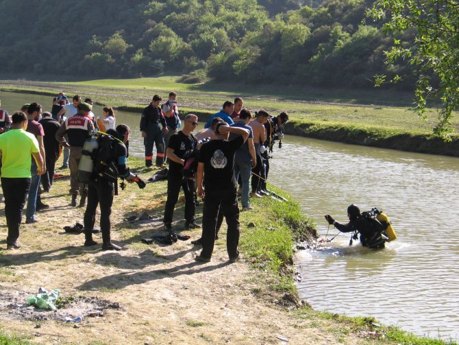 Kemerburgaz'da gölette boğulan gencin cesedi çıkarıldı