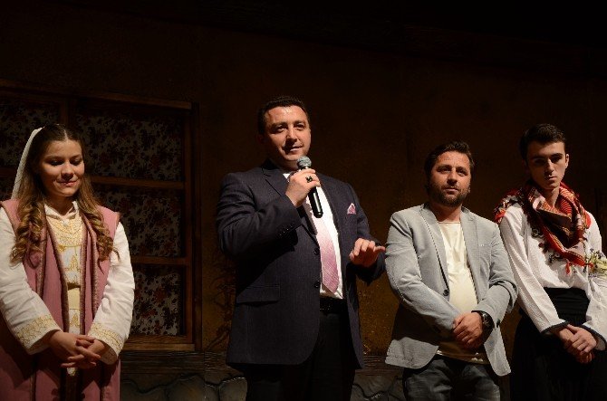 Bozüyük Belediyesi Tiyatro Grubu “Töre” Oyunu İle Kendisini İspatladı