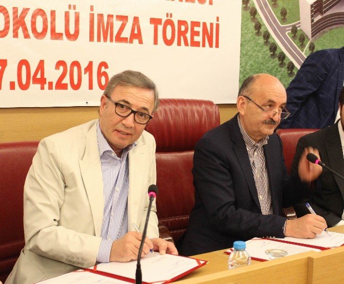 Bakan Müezzinoğlu, Tekirdağ Şehir Hastanesi’nin Protokolünü İmzaladı