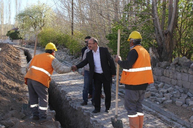 Başkan Şinasi Gülcüoğlu Doğalgaz Çalışmalarını İnceledi