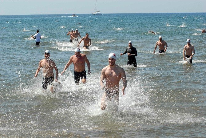 Muğla’da Uluslararası Açık Su Yüzme Yarışı Yapıldı