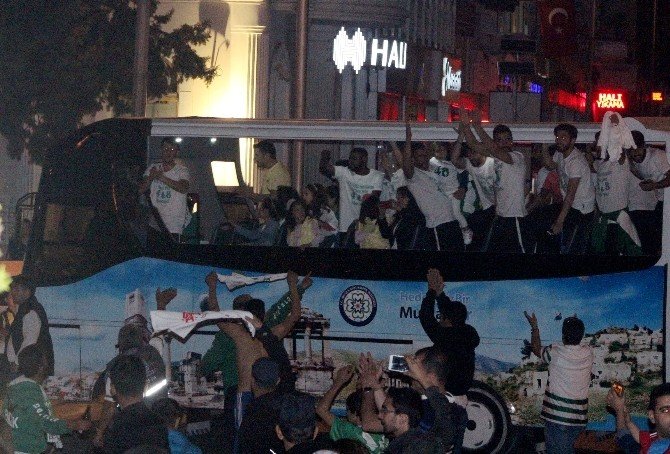 Şampiyon Muğlaspor’a Görkemli Kutlama