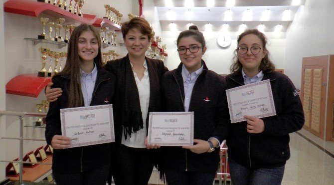 BM Konferansından Gaziantepli Öğrencilere İki Ödül