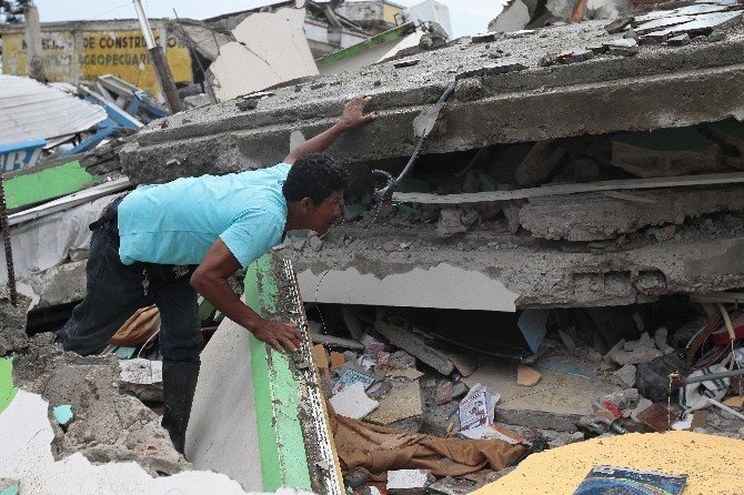 Ekvador’daki Depremde Ölü Sayısı 233’e Yükseldi