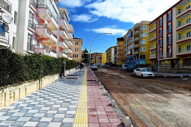 Eşref Bitlis Caddesi’nde, Çalışmalar Devam Ediyor