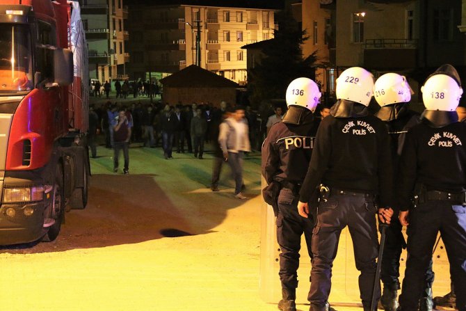 Petlas işçilerinin protesto eyleminde 4 gözaltı